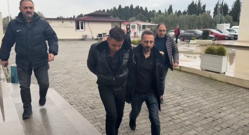 Güllü’nün ölümüyle ilgili soruşturma kapsamında gözaltına alınan Kervan Eminoğlu adliyeye sevk edildi. Güllü’nün ölümüyle ilgili soruşturma kapsamında gözaltına alınan Kervan Eminoğlu adliyeye sevk edildi.