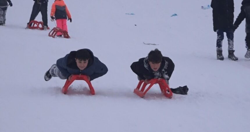 Güzeldağ Kayak Merkezi, Yarıyıl Tatili’nde 15 Bin Ziyaretçiyi Ağırladı Güzeldağ Kayak Merkezi, Yarıyıl Tatili’nde 15 Bin Ziyaretçiyi Ağırladı