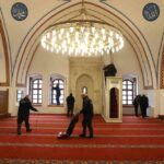 HBB, Restore Edilen Habib-i Neccar Camisi’nde Detaylı Temizlik Çalışması Yaptı