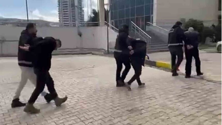 İskenderun’da aranan 3 şahıs, işledikleri suçlar nedeniyle tutuklanarak cezaevine gönderildi.