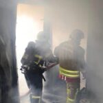 Samandağ’da depremzede ailenin konteynerinde çıkan yangın, kullanılamaz hale getirdi.