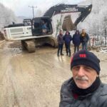 Düzce’deki Fındıklıaksu köyünde heyelan sonrası kapanan yol, kar uyarısı nedeniyle erken açıldı.