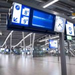 Hollanda’da kar yağışı nedeniyle 535 km’lik trafik oluştu, NS tren seferleri ve 300 uçuş iptal edildi.