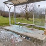 Düzce’de Huzurevi Önündeki Otobüs Durağının Camları Kırıldı