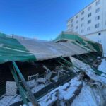 Iğdır’ın Tuzluca ilçesindeki halı saha, kar yağışının ardından çöktü; olayda kimse yaralanmadı.