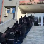 Iğdır’da sokak satıcılarına yönelik uyuşturucu operasyonunda 12 kişi tutuklandı.