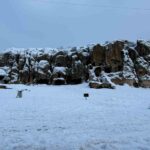 İhsaniye’de devam eden olumsuz hava şartlarıyla kar kalınlığı 10 santimetreyi geçti.