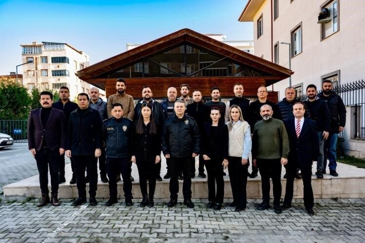 Bilecik İl Emniyet Müdürü, Ertuğrulgazi Polis Merkezi’nde personeliyle bir araya geldi.