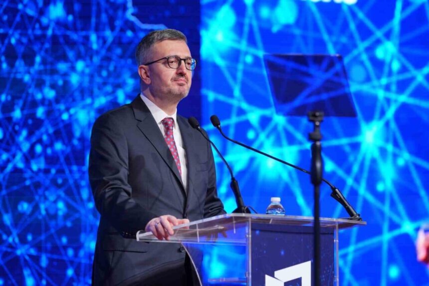 Cumhurbaşkanlığı İletişim Başkanı Duran, “Yapay zeka gazetecilikte destekleyici bir araçtır, özne olmamalıdır” açıklamasında bulundu. Cumhurbaşkanlığı İletişim Başkanı Duran, “Yapay zeka gazetecilikte destekleyici bir araçtır, özne olmamalıdır” açıklamasında bulundu.