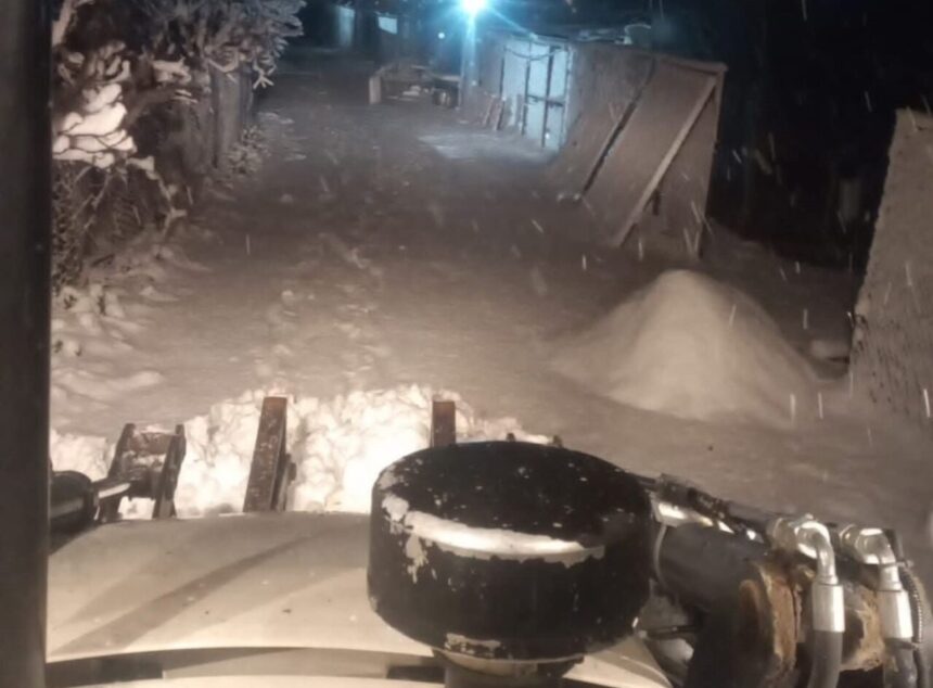 İlkadım’da Kar Yağışı Sonrası Belediyeden Ulaşım İçin Yoğun Karla Mücadele Çalışmaları