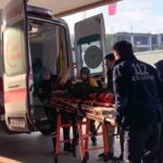 İnegöl’de inşaat malzemeleri deposunda işçi, demirlerin altında kalarak yaralandı.