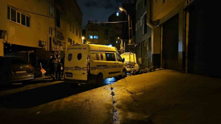 Kağıthane’de Soğuktan Korunmak İçin Araca Giren Evsiz Adam Yangında Hayatını Kaybetti