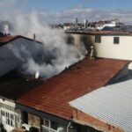 Yalvaç’taki hurda işletmesinin çatısında yangın çıktı, itfaiye müdahale ederek kontrol altına aldı.