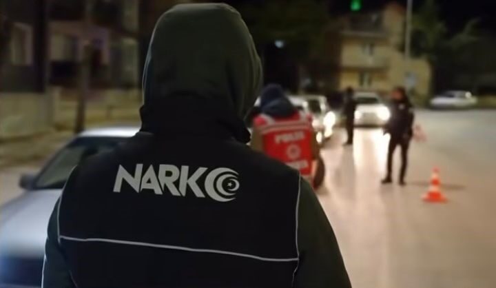 Isparta’da bir haftada narkotik operasyonlarında birçok uyuşturucu madde ele geçirildi, 9 kişi tutuklandı.