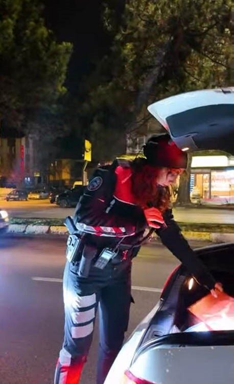 Isparta’da polis denetimlerinde 30 binden fazla kişi sorgulandı, 31 aranan şahıs yakalandı.