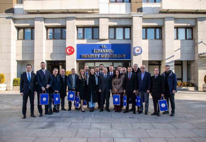 İstanbul Emniyet Müdürü Selami Yıldız, 10 Ocak’ta gazetecileri ağırladı. İstanbul Emniyet Müdürü Selami Yıldız, 10 Ocak’ta gazetecileri ağırladı.