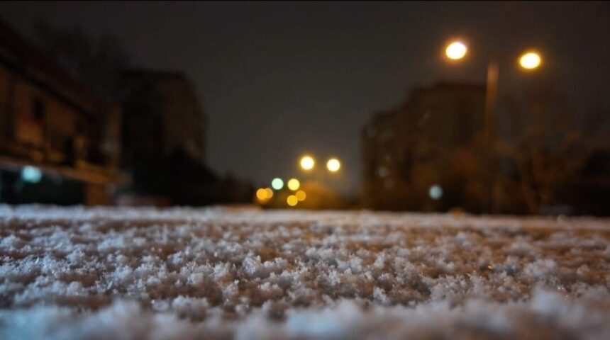 İstanbul’da Meteoroloji uyarıları sonrası gece kar yağışı etkili oldu. İstanbul’da Meteoroloji uyarıları sonrası gece kar yağışı etkili oldu.