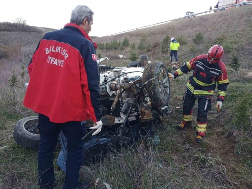 Susurluk’ta İzmir-İstanbul Otoyolu’nda meydana gelen trafik kazasında bir kişi yaşamını yitirdi, iki kişi yaralandı.