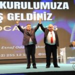 İzmir Şoförler ve Otomobilciler Esnaf Odası’nda Erkan Özkan, 1,293 oyla yeniden başkan seçildi.