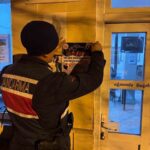 Bilecik jandarma ekipleri köy kahvelerinde dolandırıcılık konusunda halkı bilgilendirdi.