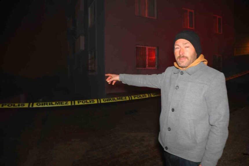 Kahramanmaraş’ta yağışlar sonrası istinat duvarı çöktü, bina sakinleri tahliye edildi. Kahramanmaraş’ta yağışlar sonrası istinat duvarı çöktü, bina sakinleri tahliye edildi.