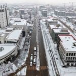 Kahramanmaraş’ta kar yağışı sevincini yaşarken, belediye ekipleri 222 araç ve 330 personel ile sahada görev yapıyor.