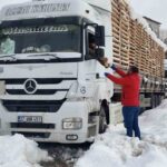 Kahramanmaraş Belediyesi, Kayseri yönündeki araç sürücülerine sıcak çorba ikram etti.