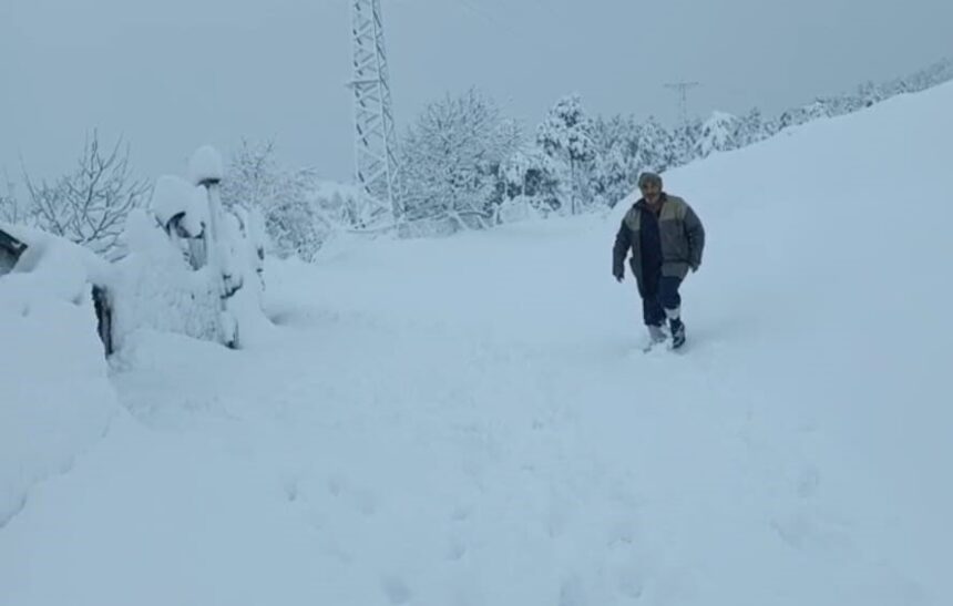 Tufanbeyli ve Saimbeyli’de Yoğun Kar Yağışı, Vatandaşları Sevinçle Karşıladı Tufanbeyli ve Saimbeyli’de Yoğun Kar Yağışı, Vatandaşları Sevinçle Karşıladı
