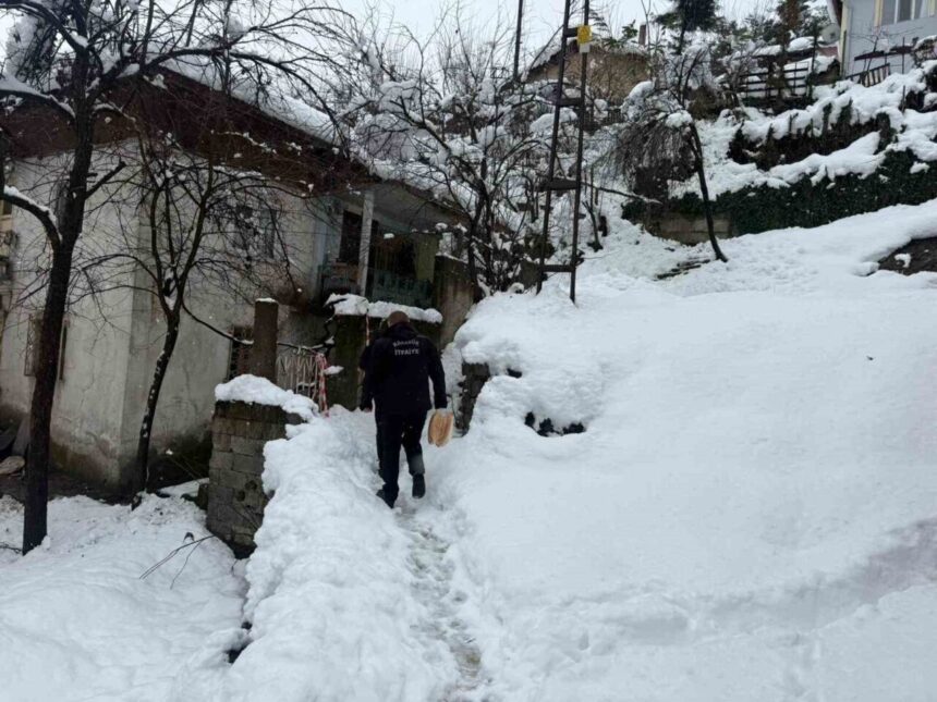 Karabük Belediyesi, Kış Şartlarına Rağmen Hizmetlerine Kesintisiz Devam Ediyor