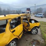 Yenice’de Kontrolden Çıkan Araç Demir Bariyere Çarptı: 1 Yaralı