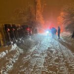 Çelikhan ilçesinde CNG tankeri yoğun kar nedeniyle kayarak şarampole devrildi.