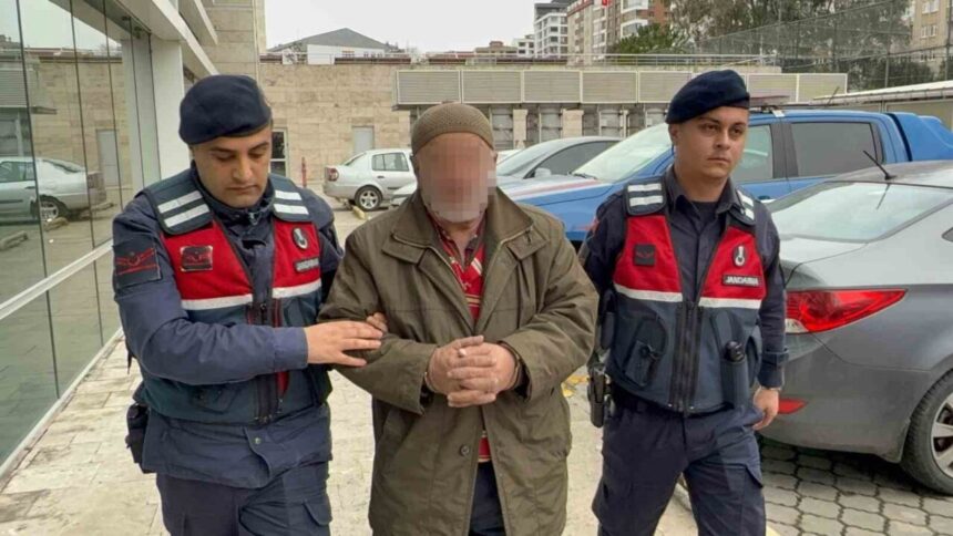Samsun’da iki kardeş arasındaki tartışma kavgaya dönerken, 71 yaşındaki ağabey, 64 yaşındaki kardeşini yaraladı. Samsun’da iki kardeş arasındaki tartışma kavgaya dönerken, 71 yaşındaki ağabey, 64 yaşındaki kardeşini yaraladı.
