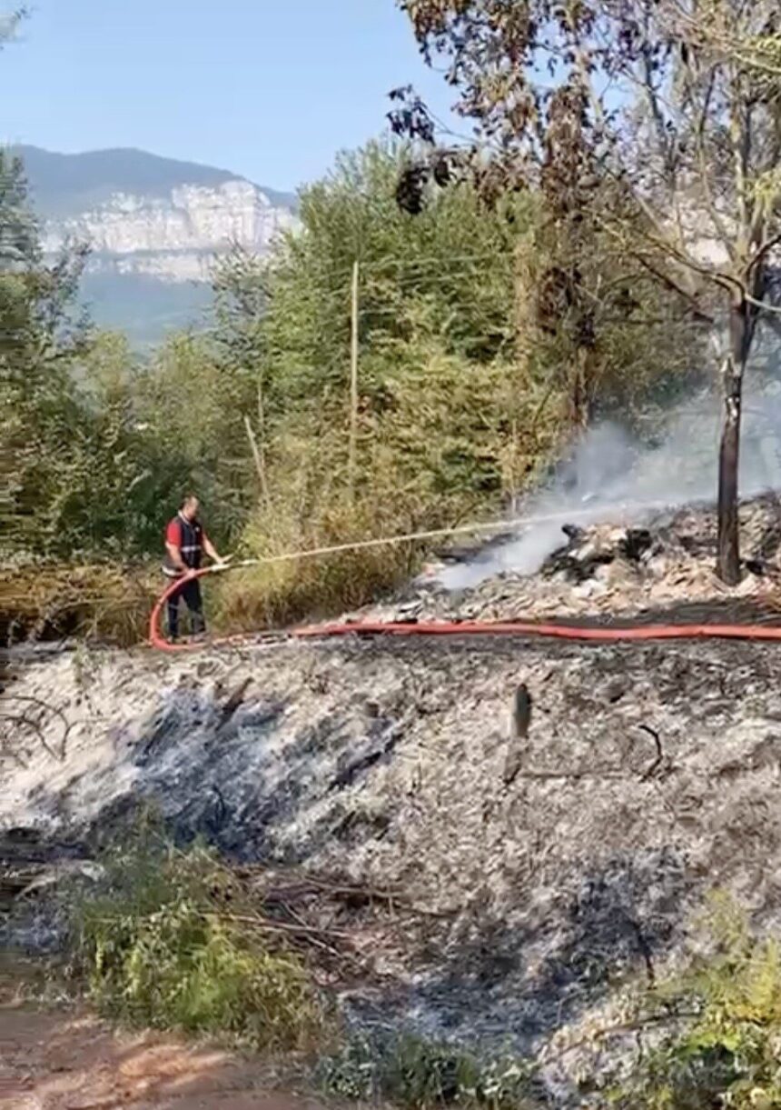 Cide’de Kardeşinin Ahırı Ateşe Verdiği İddia Edilen Sanığın Yargılamasına Başlandı Cide’de Kardeşinin Ahırı Ateşe Verdiği İddia Edilen Sanığın Yargılamasına Başlandı