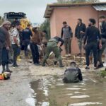 Aksu’da 3 yaşındaki kız çocuğu su tahliye kanalına düşerek hayatını kaybetti.