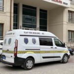 Konya’da karısını bıçaklayarak öldüren kocanın yargılanmasına başlandı. Zanlı “Çok pişmanım” dedi.