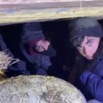 Kars’ta saman yüklü kamyonette gizlenen 3 Afgan göçmen yakalandı, sürücü tutuklandı.