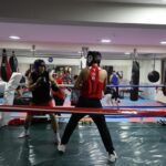 Kartepe Belediyesi’nin düzenlediği Kış Spor Okulları, çocukların gelişimini desteklemeye devam ediyor.