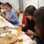 Kartepe Belediyesi yarıyıl tatili etkinlikleri kapsamında çocuklara yönelik mum yapım atölyesi düzenlendi.