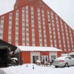 Kartepe’deki The Green Park Kartepe Resort Otel’in ruhsatı mevzuata aykırı eksiklikler nedeniyle iptal edildi.