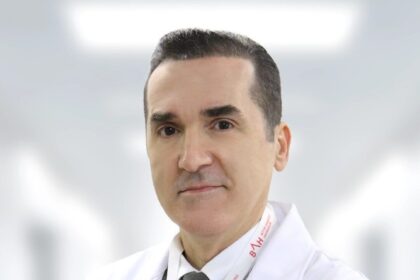 Genel Cerrahi Uzmanı Opr. Dr. Levent A. Kazak, kasık şişliği ve ağrısı için erken tanının önemine dikkat çekti.