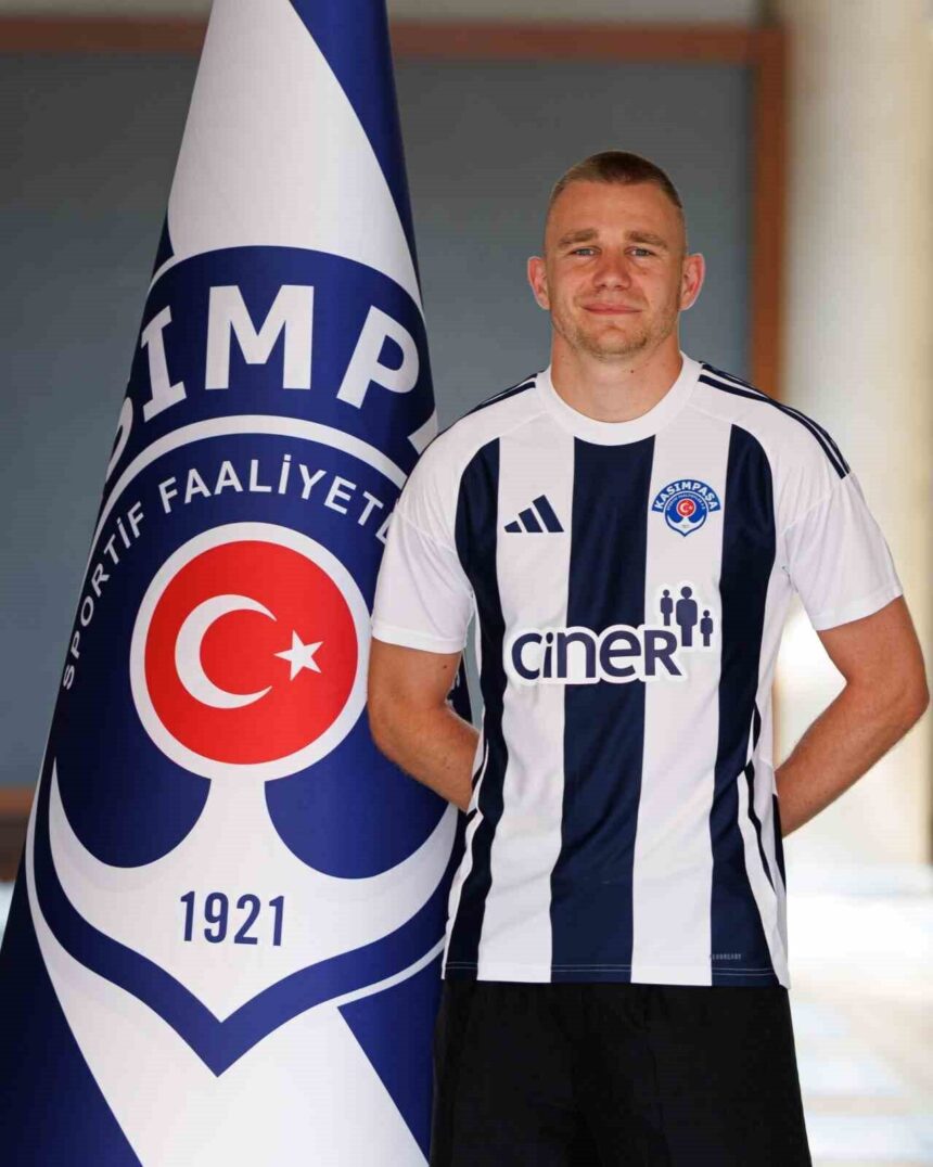 Kasımpaşa, Macar stoper Attila Szalai’nin sözleşmesini karşılıklı olarak sonlandırdığını TFF’ye iletti. Kasımpaşa, Macar stoper Attila Szalai’nin sözleşmesini karşılıklı olarak sonlandırdığını TFF’ye iletti.