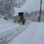 Samsun Büyükşehir Belediyesi Kavak’ta karla mücadele faaliyetlerine devam ediyor.