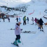 “Kayak Bilgisi Artıyor” projesi kapsamında bu kez öğrencilere yoğun kayak dersleri veriliyor.