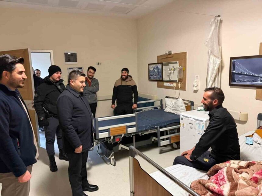 Özalp Kaymakamı Rahmi Bulut, yeni yılı görevdeki personelle karşıladı