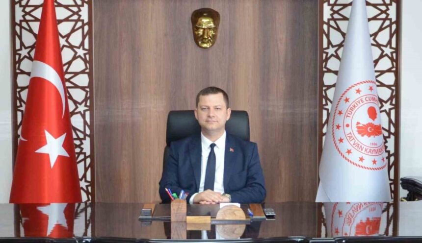 Tatvan Kaymakamı Demirer, tarımsal üretim ve gıda güvenliği için planlı faaliyetlerin sürdüğünü belirtti. Tatvan Kaymakamı Demirer, tarımsal üretim ve gıda güvenliği için planlı faaliyetlerin sürdüğünü belirtti.