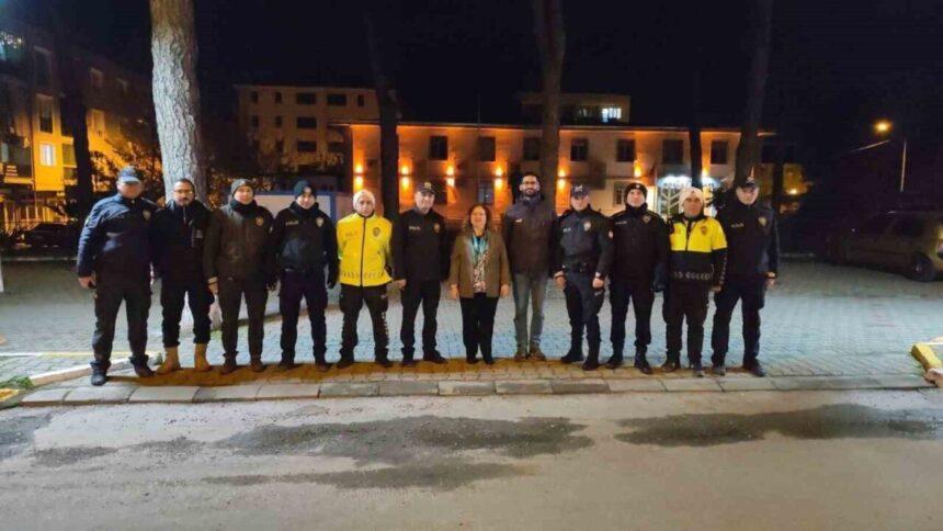 Germencik Kaymakamı Sultan Doğru, yılbaşı öncesi görevli personeli ziyaret etti.