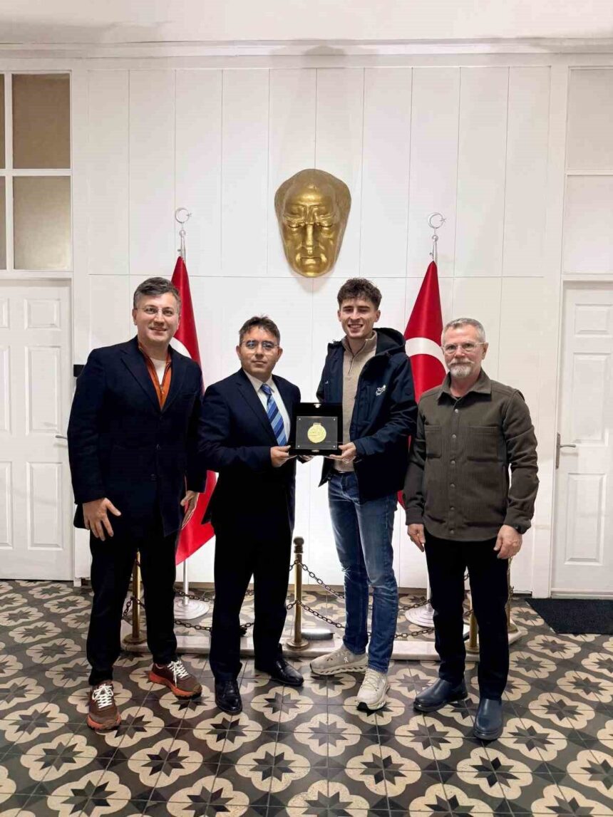 Marmaris’teki L’Etape Marmaris by Tour de France için hazırlıklar başladı, Kaymakam Kaya görüşmede bulundu. Marmaris’teki L’Etape Marmaris by Tour de France için hazırlıklar başladı, Kaymakam Kaya görüşmede bulundu.