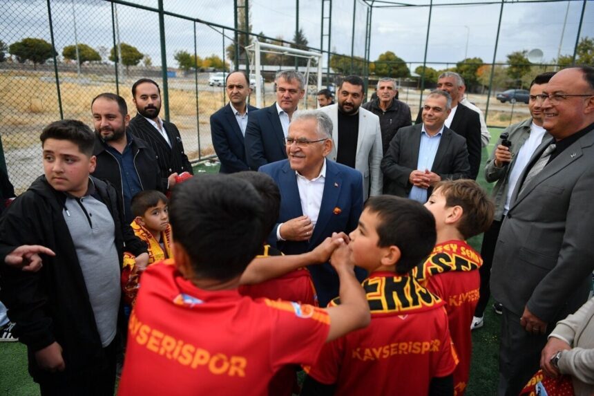 Kayseri Büyükşehir Belediyesi, 2025’te 106 projeyle çocuklar ve gençler için önemli yatırımlar yaptı. Kayseri Büyükşehir Belediyesi, 2025’te 106 projeyle çocuklar ve gençler için önemli yatırımlar yaptı.