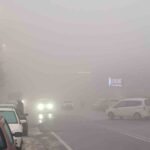 Kayseri’de sabah saatlerinde etkili olan sis görüş mesafesini azalttı.