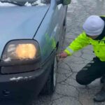 Kayseri’de trafik ekipleri, Erciyes’e giden araçların kış lastiklerini denetledi.